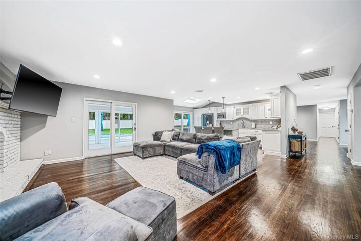 Property Photo: 3 Stacy Court NY 11777