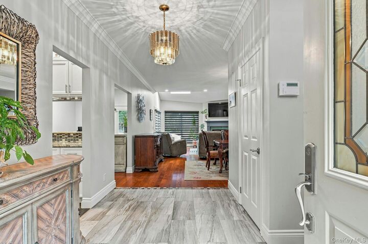 Property Photo:  23 Willow Ridge Drive  NY 11787 