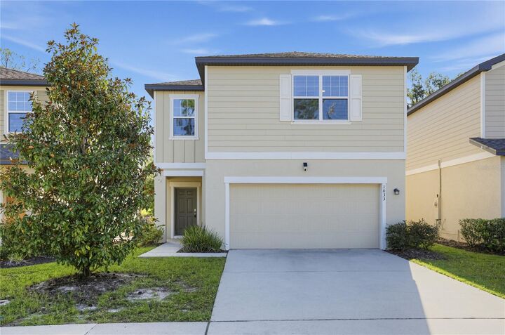 Property Photo: 1033 Cades Cove Way FL 32720