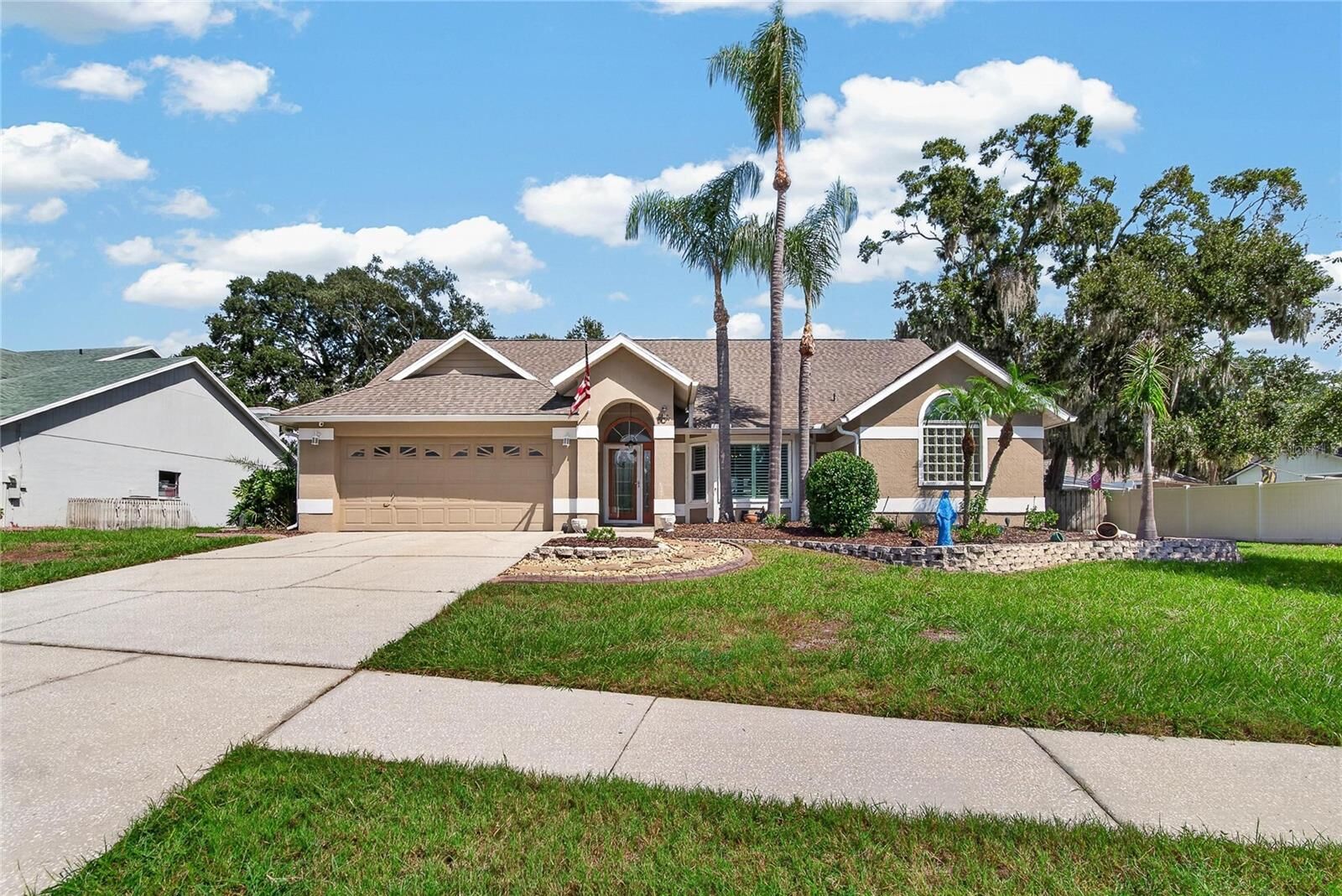 Property Photo:  2010 River Park Court  FL 33596 