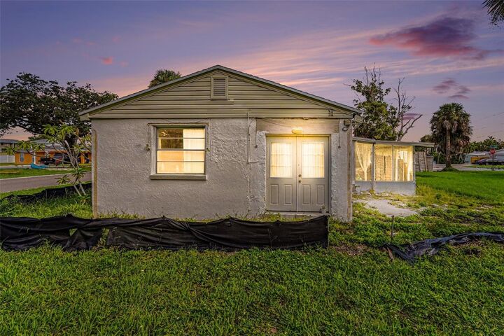 Property Photo: 1811 2nd Street FL 33785