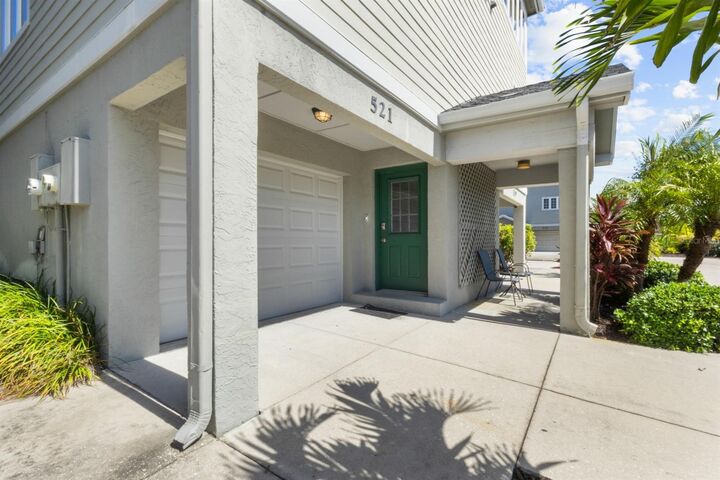 Property Photo:  521 Forest Way  FL 34228 