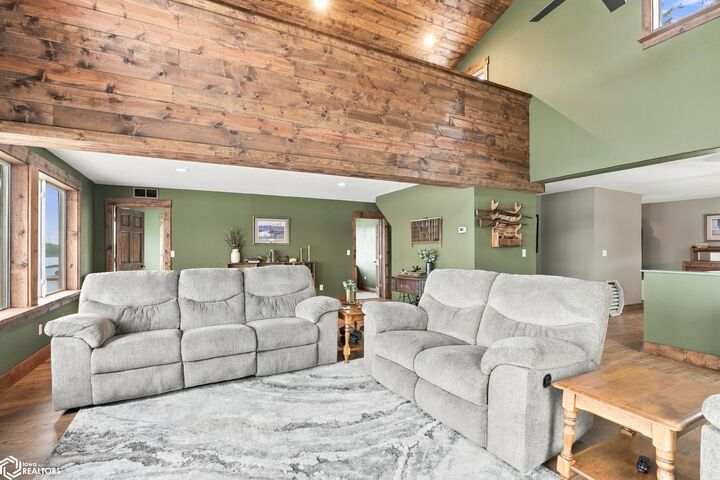 Property Photo:  310 Edgewater Beach Road  IA 52601 