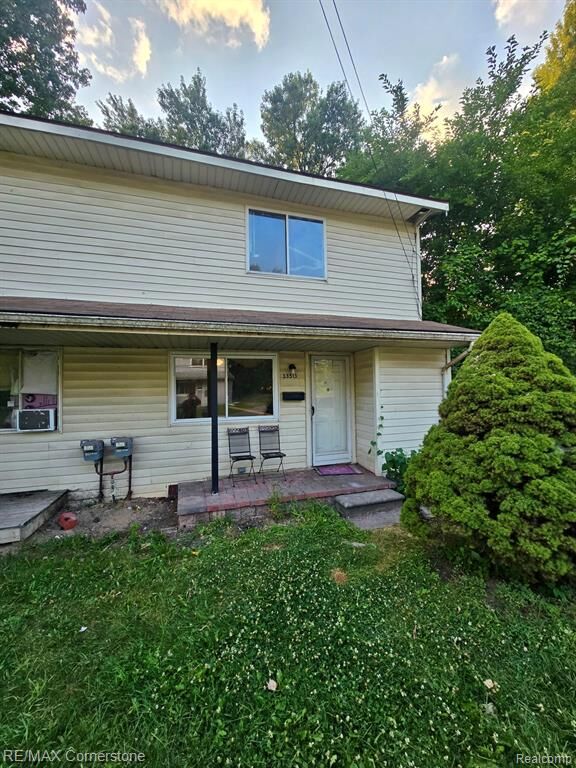 Property Photo:  33511 Berville Court  MI 48186 4660 