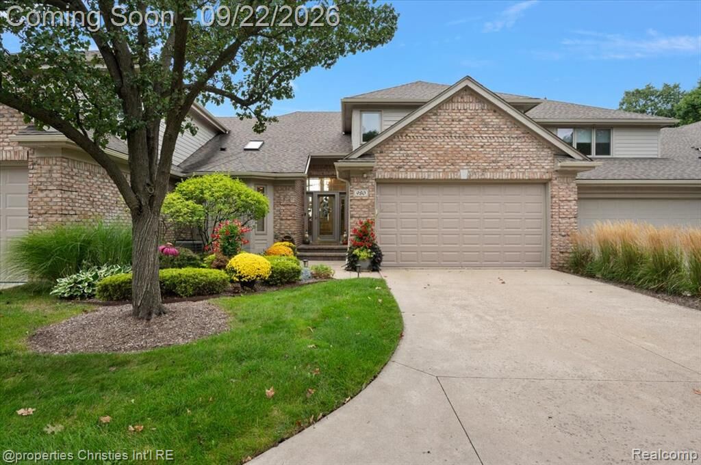 Property Photo:  980 Sunset Drive  MI 48328 4075 