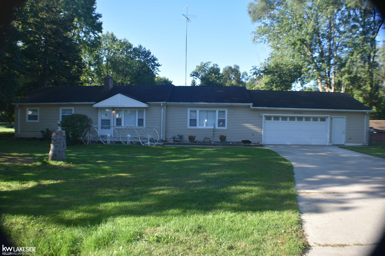 Property Photo:  21360 Remick Street  MI 48036 
