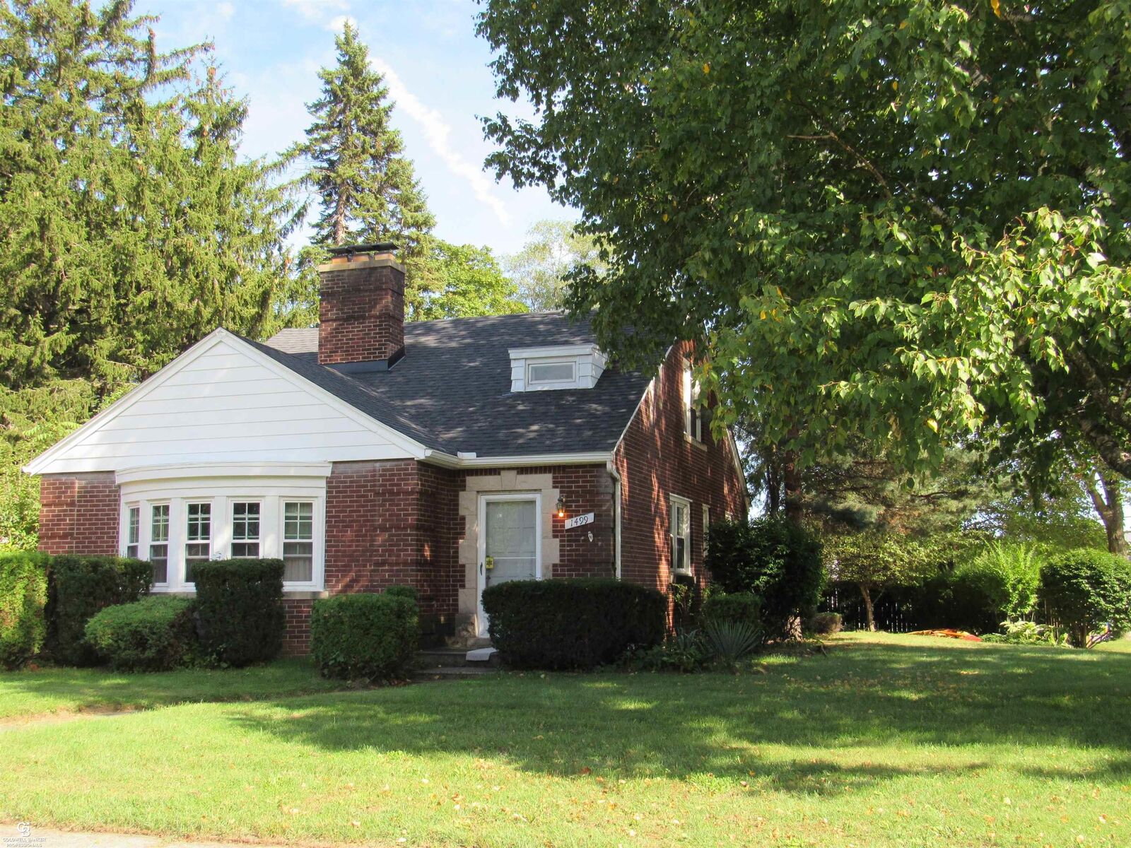 Property Photo:  1499 Wellesley Drive  MI 48043 