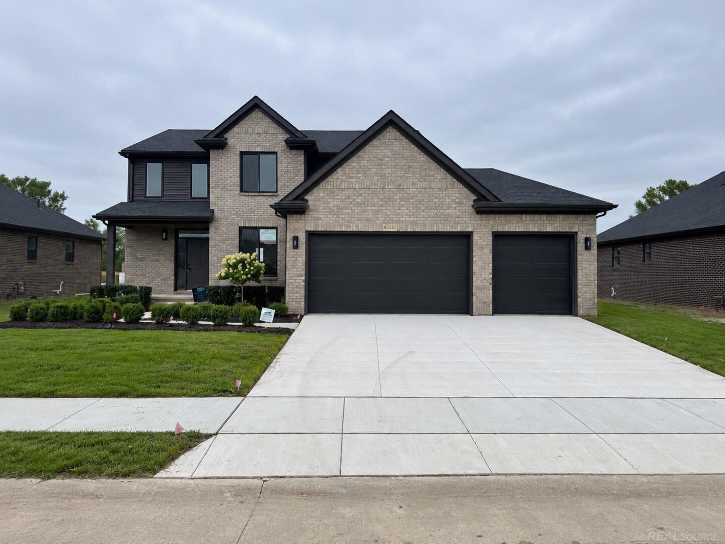 Property Photo:  45537 Gable Drive  MI 48088 