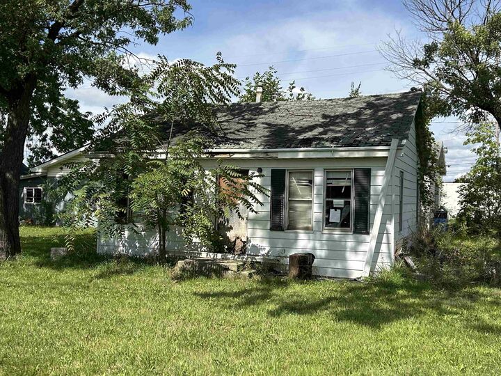 Property Photo:  1409 Allen Street  MI 48529 