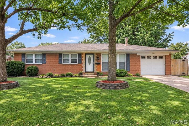 Property Photo: 607 S Augusta Street IL 62269