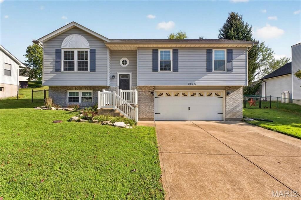 Property Photo:  2045 Rosedale Court  MO 63010 