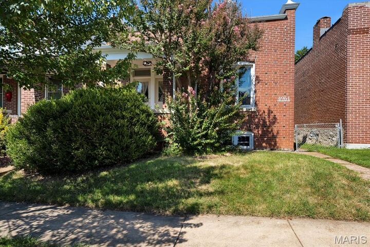Property Photo:  4961 Schollmeyer Avenue  MO 63109 