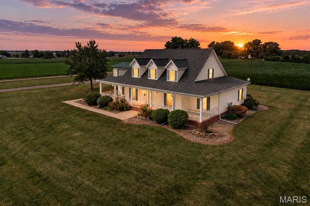 Property Photo: 8053 N State Route 159 IL 62067
