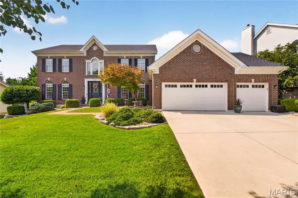 Property Photo: 947 Crown Pointe Estates Drive MO 63021