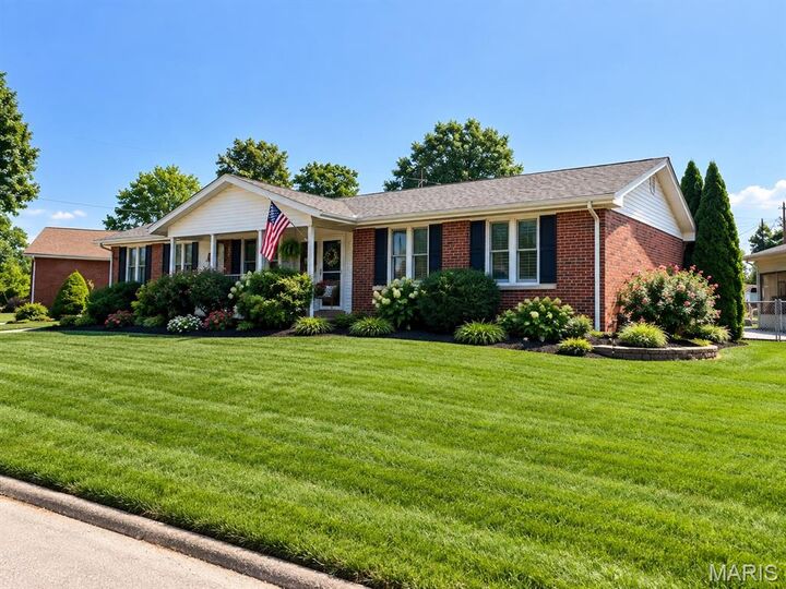 Property Photo:  5213 Jerome Drive  IL 62035 