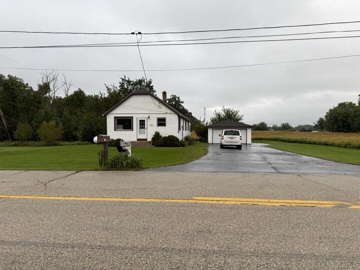 Property Photo: S99w20405 Parker Dr WI 53150