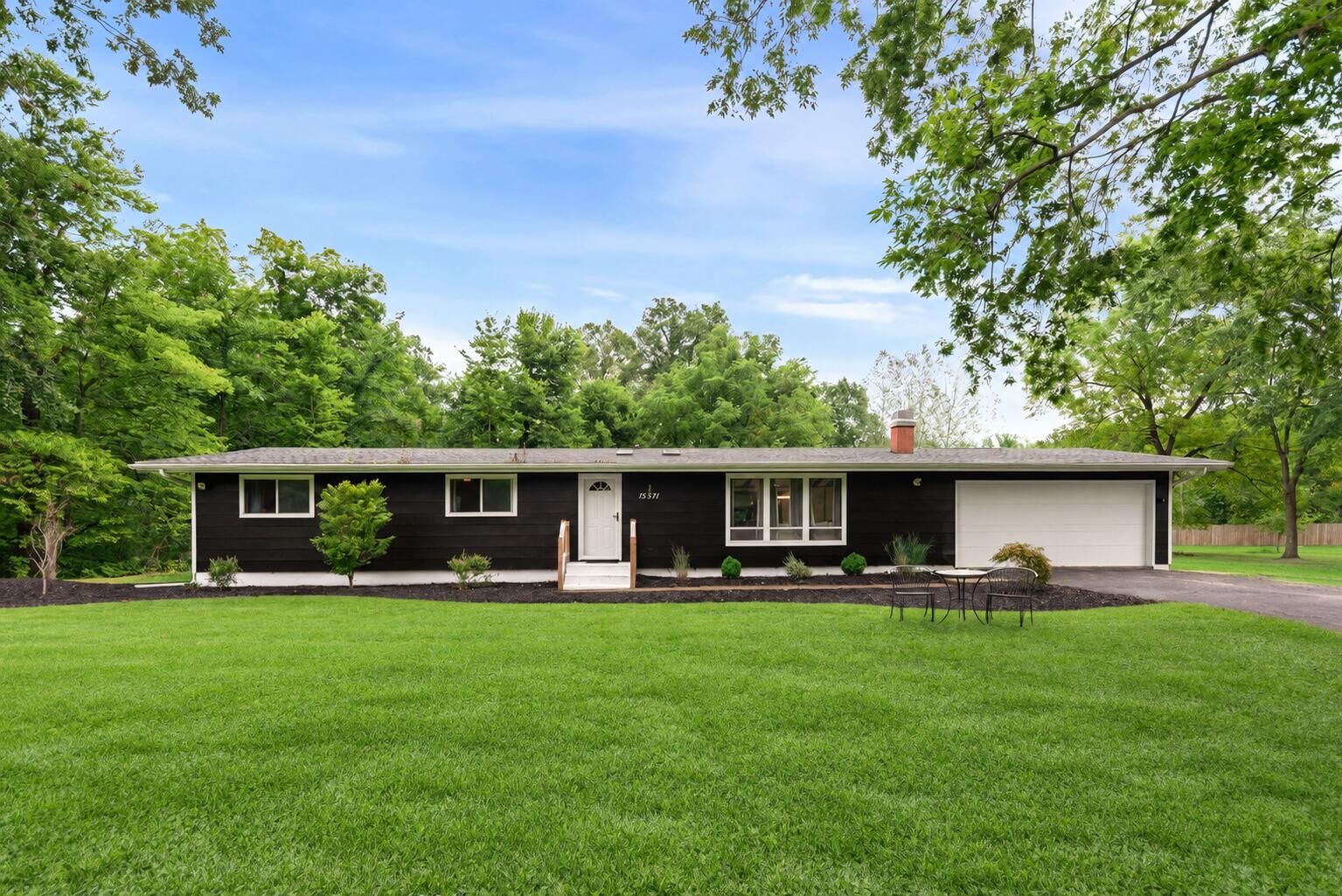 Property Photo: 15871 Lakeside Road MI 49129