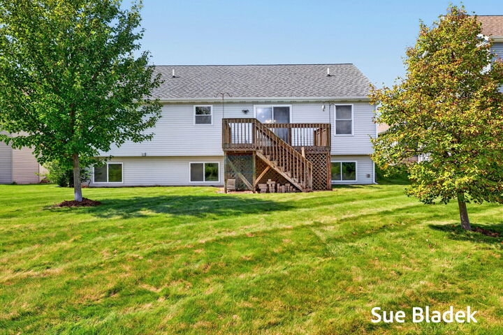 Property Photo: 3716 Hickoryrow Court MI 49424
