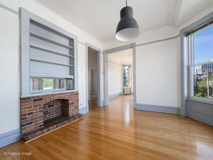 Property Photo: 230 W Saint Paul Avenue IL 60614