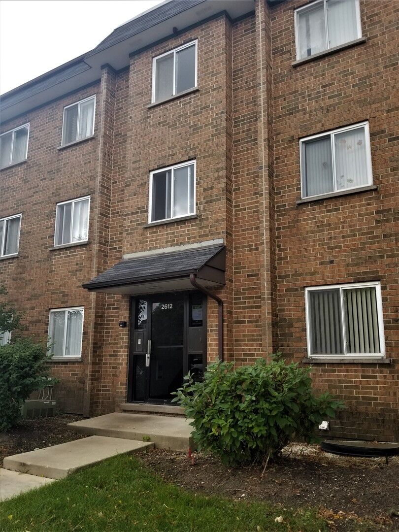 Property Photo:  2612 Pirates Cove Cove 2  IL 60173 