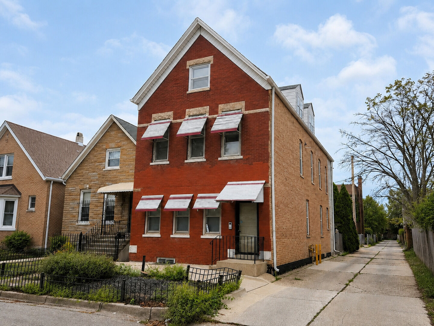 Property Photo: 3610 S Seeley Avenue 3 IL 60609