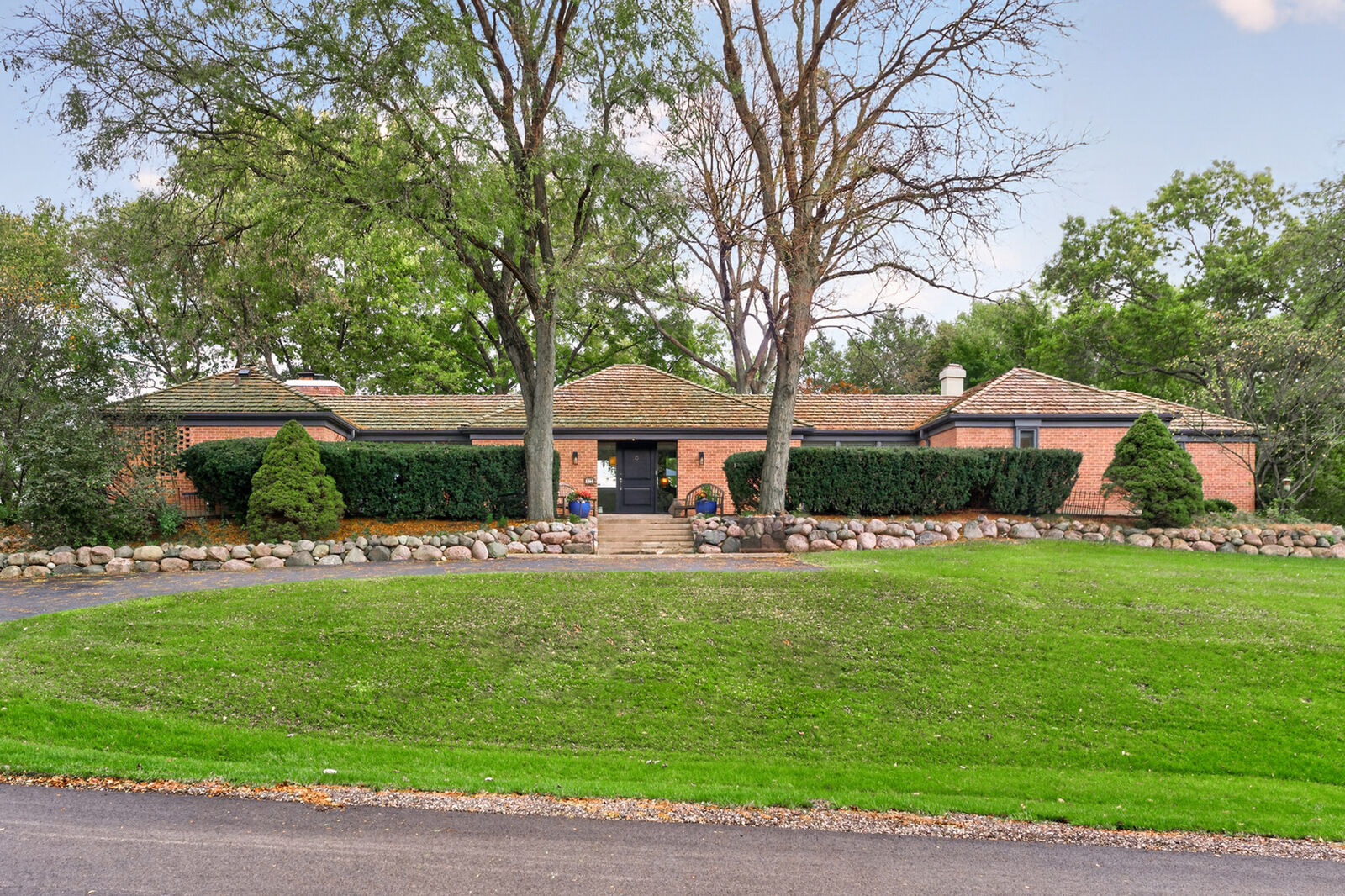 Property Photo:  47 Little Cahill Road  IL 60013 