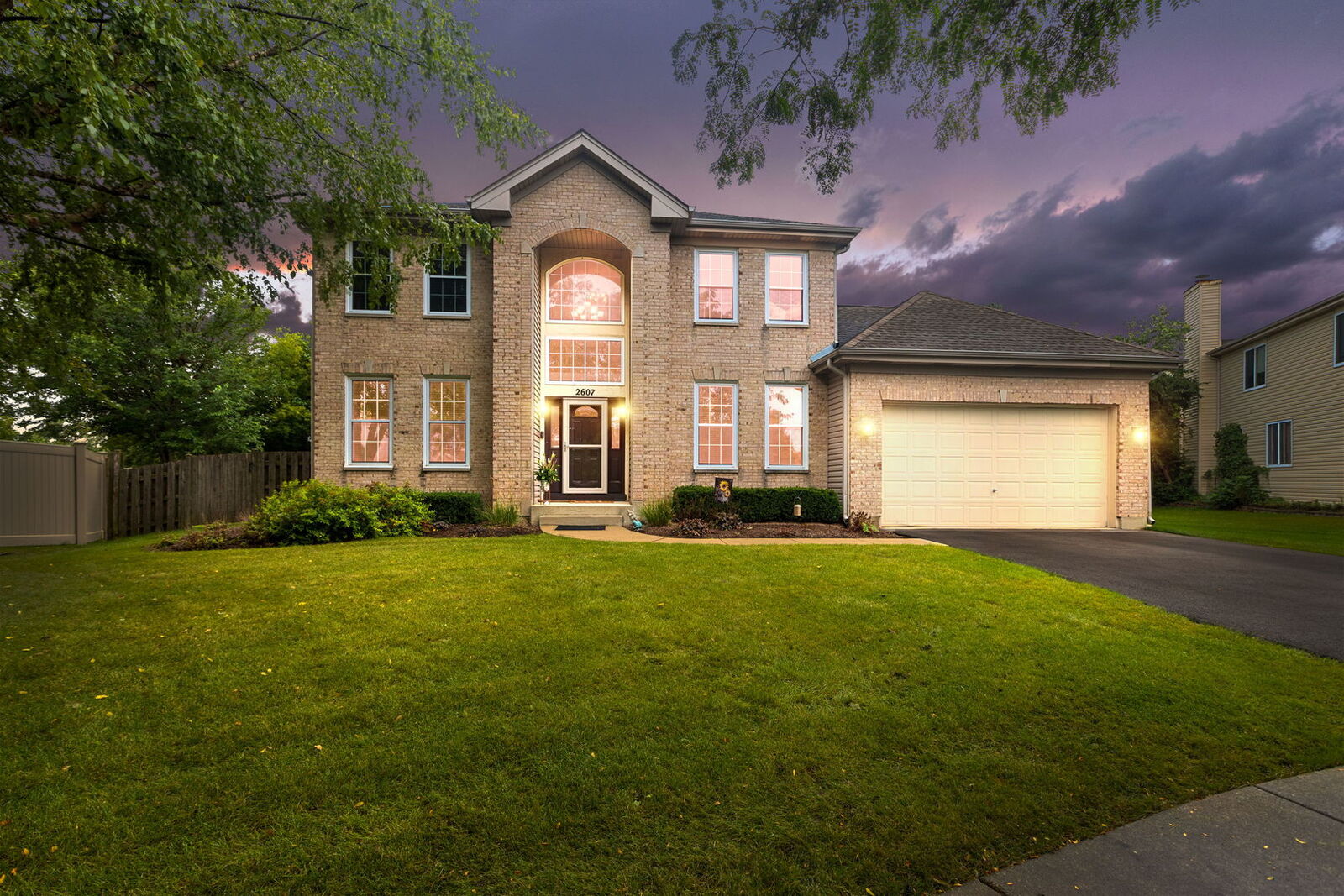 Property Photo: 2607 W Westwood Court IL 60110