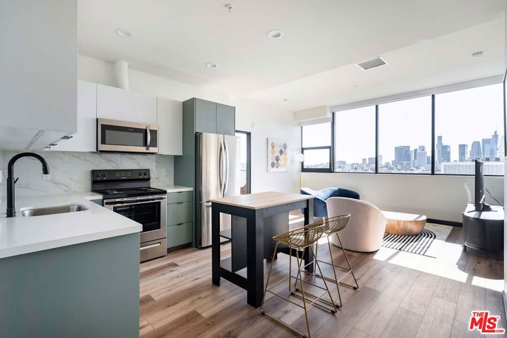 Property Photo: 2500 Wilshire Boulevard 623 CA 90057