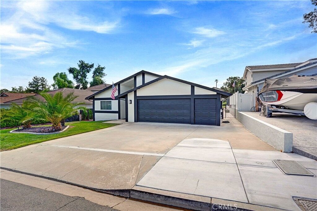 Property Photo: 23189 Continental Drive CA 92587