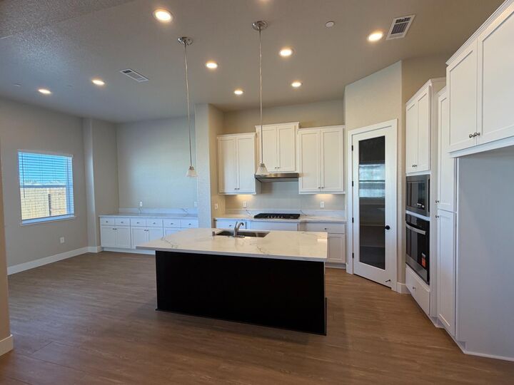 Property Photo:  501 Dona Ana Drive  CA 95337 