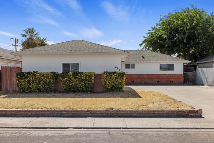 Property Photo: 418 Lupton Street CA 95337