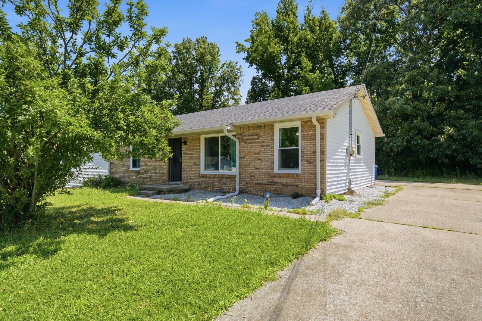 Property Photo:  535 Donna Dr  TN 37042 