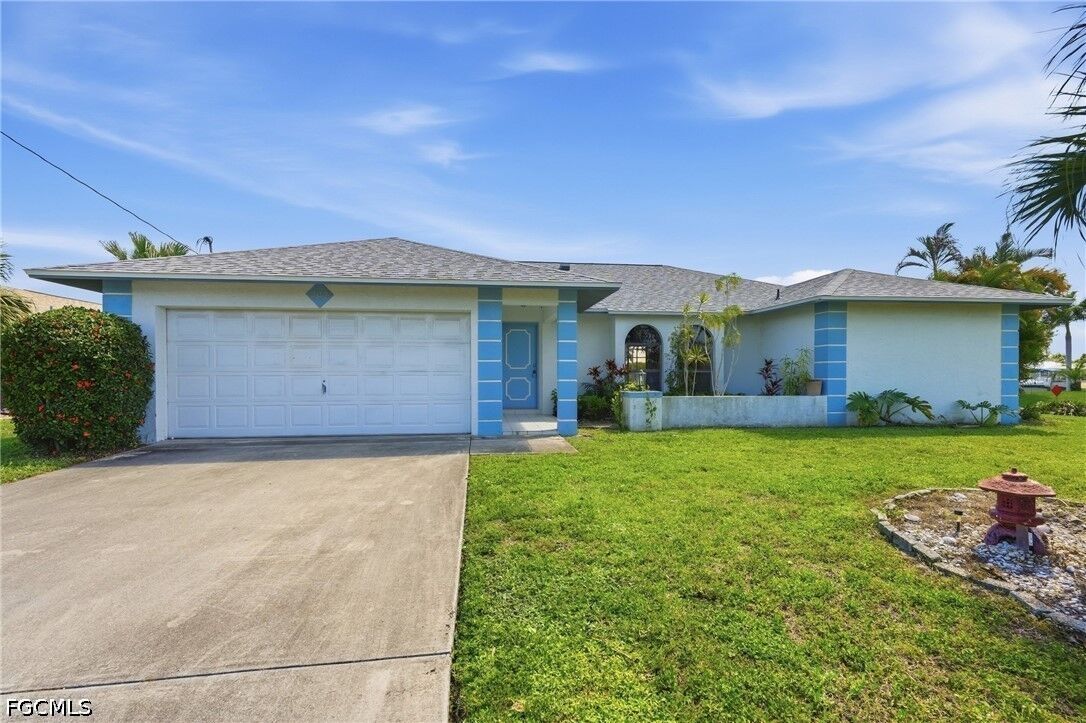 Property Photo:  202 SE 37th Terrace  FL 33904 