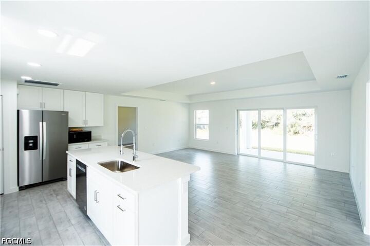 Property Photo:  2712 46th Street SW  FL 33976 