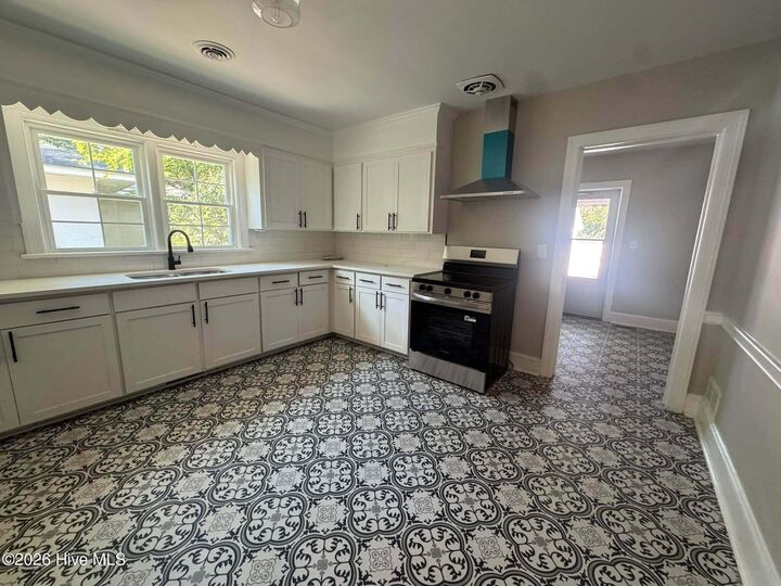 Property Photo:  521 S Taylor Street  NC 27803 
