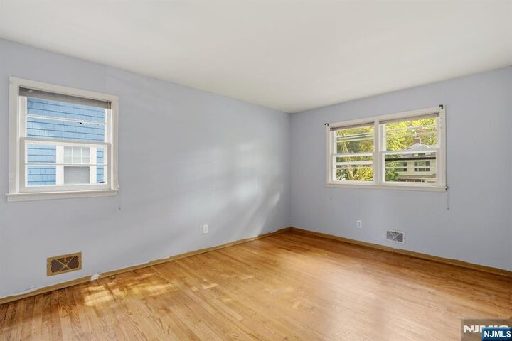 Property Photo:  107 Severin Court  NJ 07016 