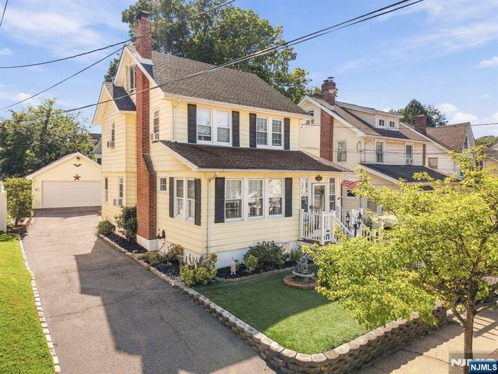 Property Photo:  62 Kirk Street  NJ 07052 
