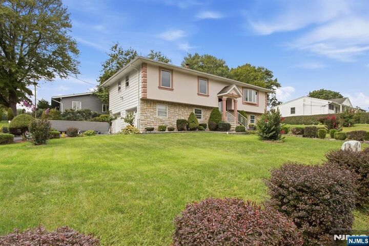 Property Photo:  14 Leonard Road  NJ 07405 