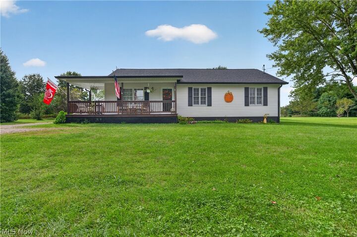 Property Photo:  576 School Street Rear  OH 44682 