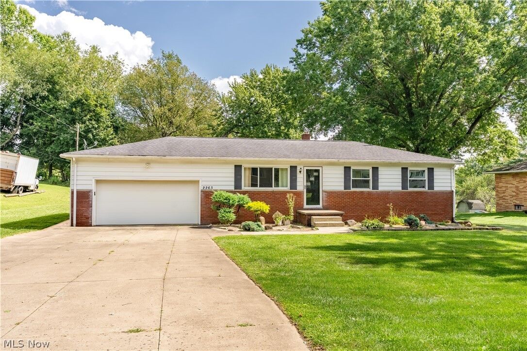 Property Photo:  2263 Dewport Drive  OH 44312 