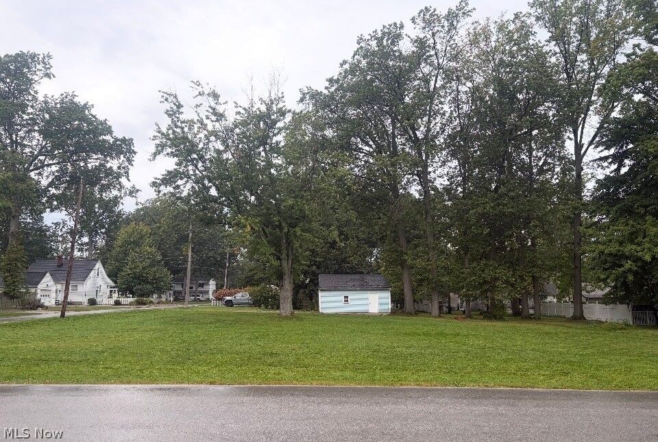 Property Photo:  154 Tomahawk Drive  OH 44012 