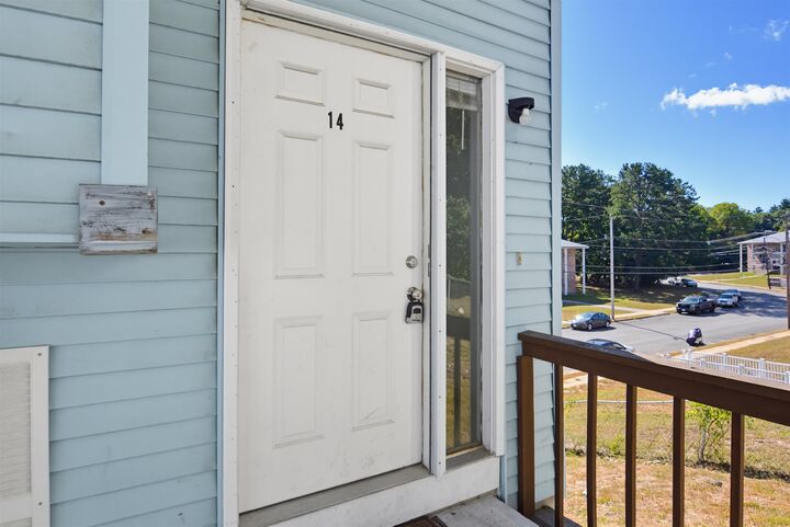 Property Photo: 186 Dunbarton Road NH 03102
