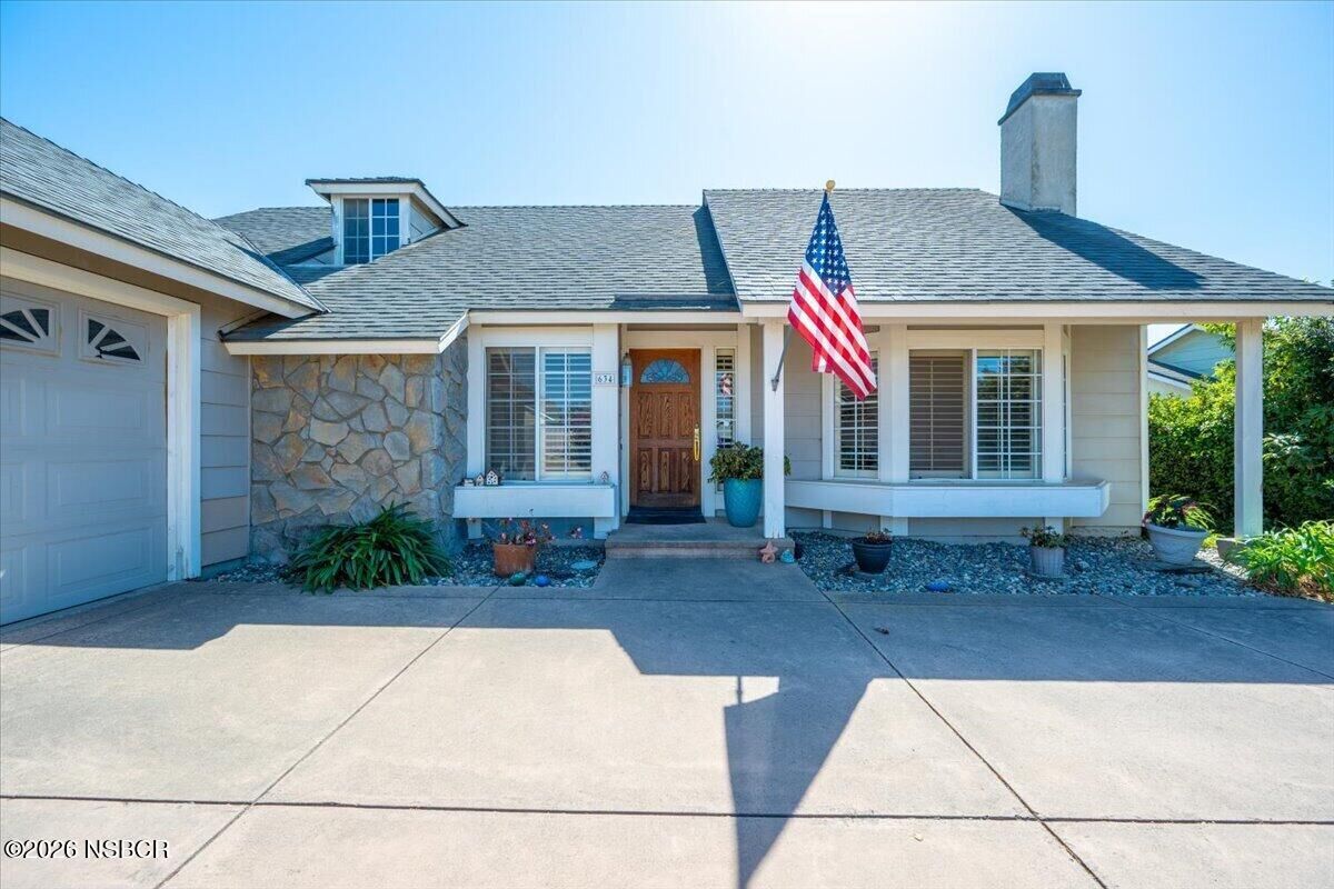 Property Photo: 634 Hartnell Road CA 93455