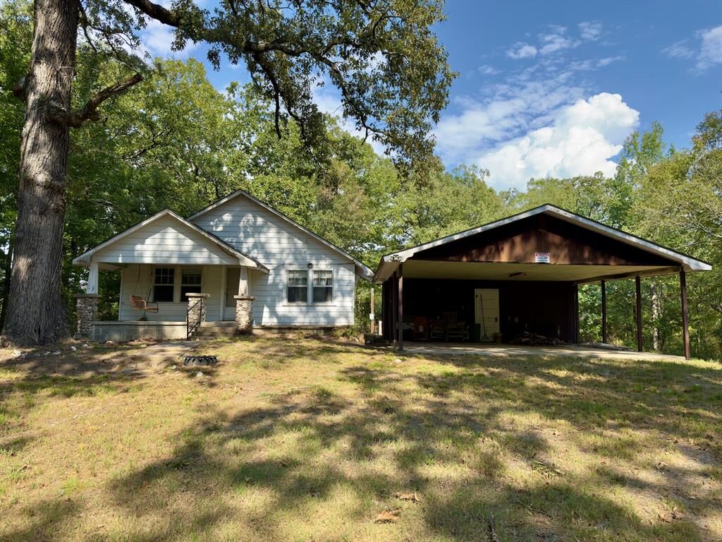 Property Photo: 484 Old State Highway 4 OK 74957