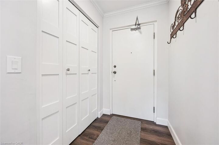 Property Photo:  67 Breckenridge Drive 102  ON N2B 3R8 