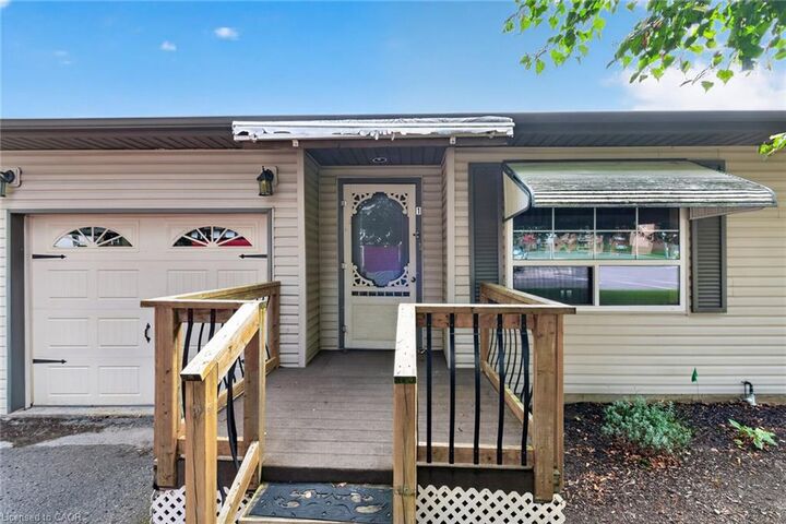 Property Photo:  1 Payne Avenue  ON N3Y 4C2 