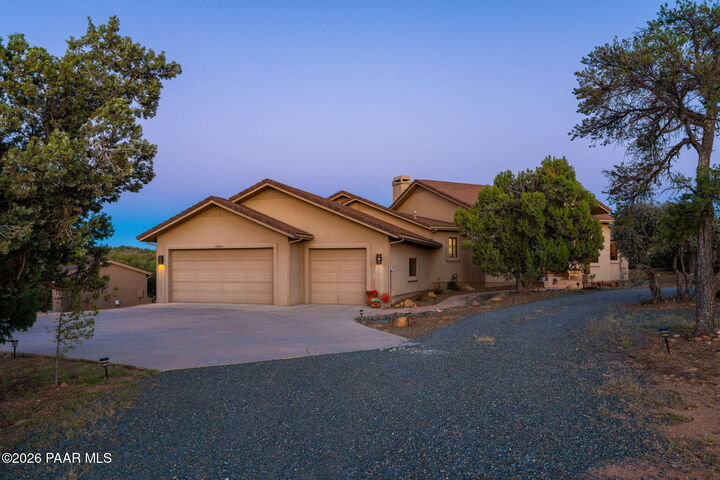 Property Photo: 13895 N Spotted Eagle Drive AZ 86305