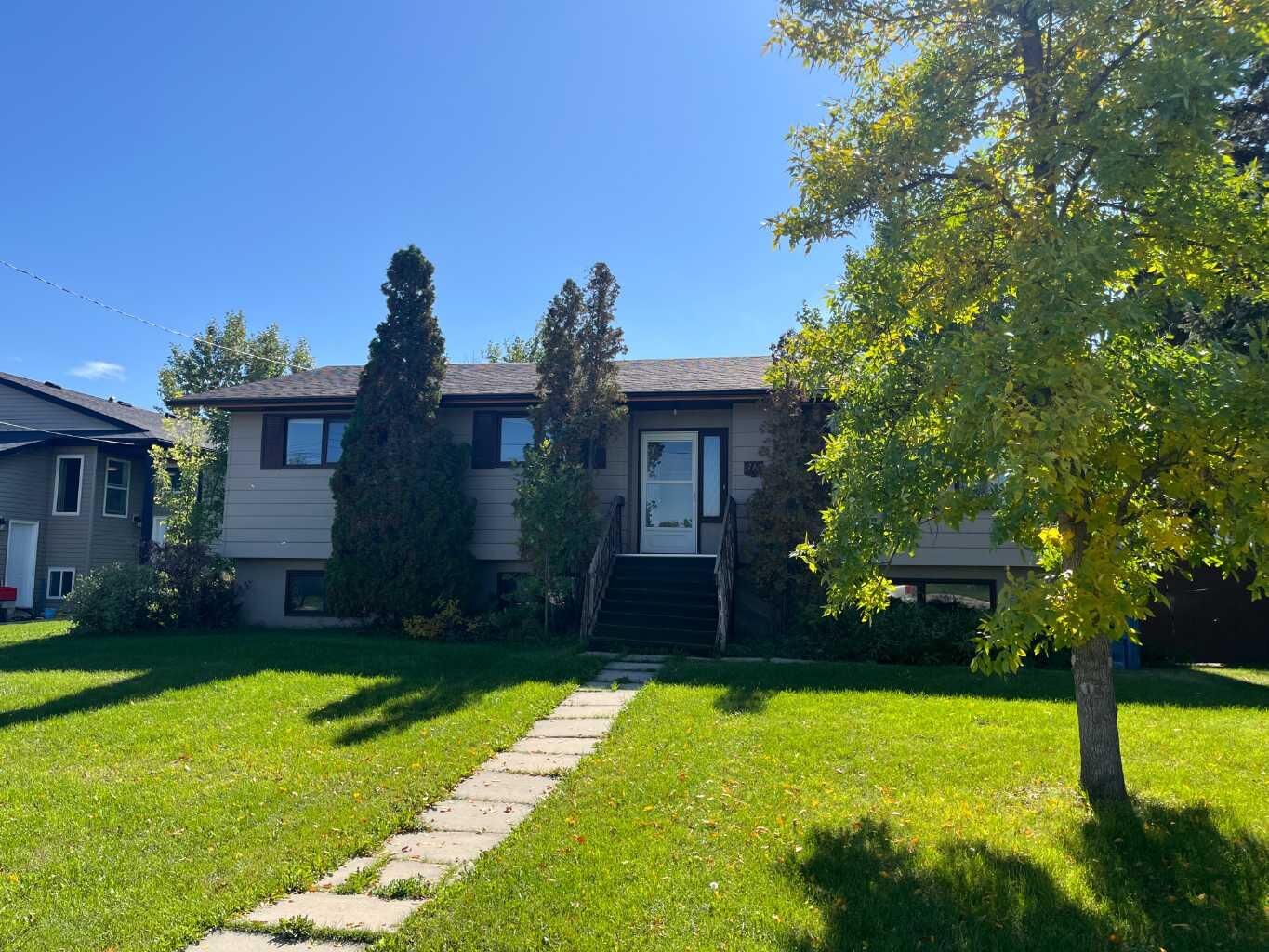 Property Photo:  310E 300 N  AB T0K 2S0 