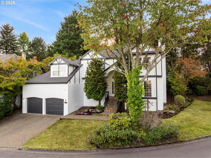 Property Photo: 17973 Saint Clair Dr OR 97034