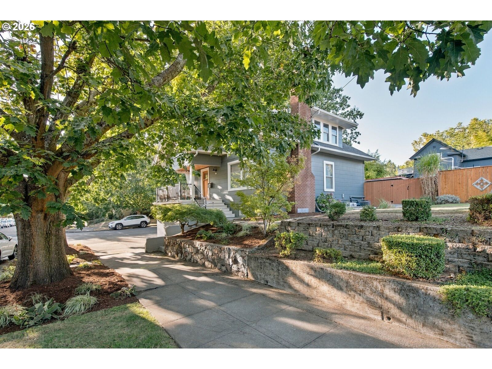 Property Photo: 703 SE Tenino St OR 97202